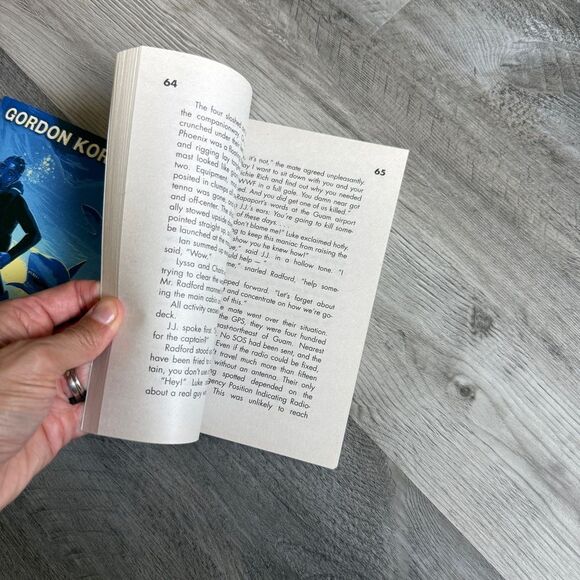 Gordon Korman Book Set 2 Dive Island Scholastic Young Reader - Picture 5 of 5